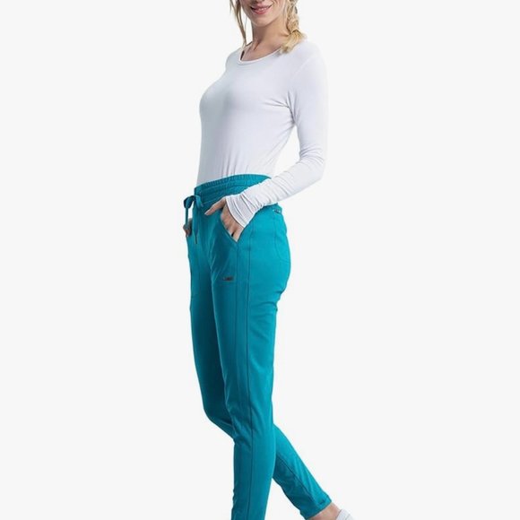 For all my healthcare baddies out there… 🩺😷🩹 - Picture 3 of 11